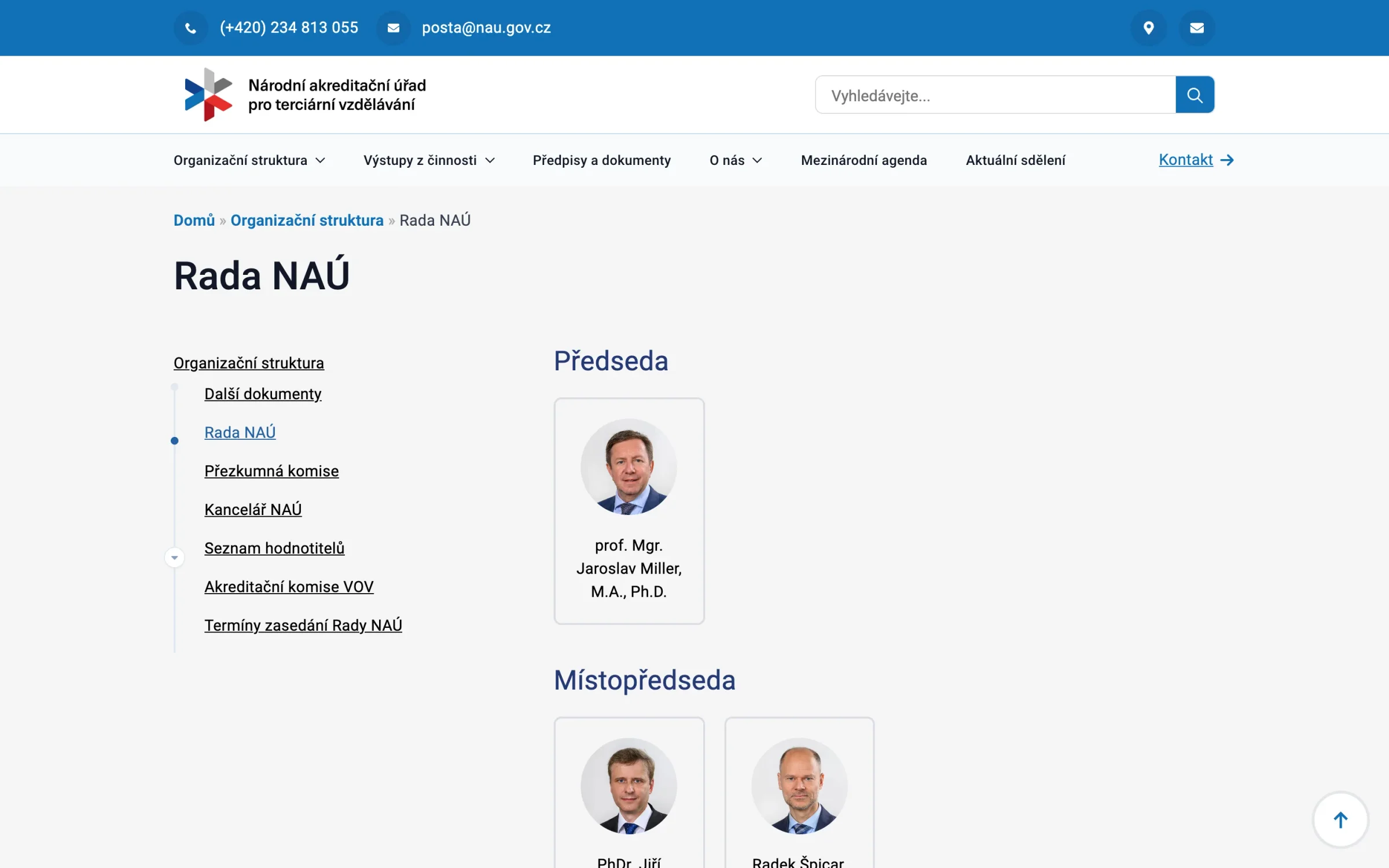 Stránka Rada NAÚ: boční menu organizační struktury a portréty předsedy a místopředsedů