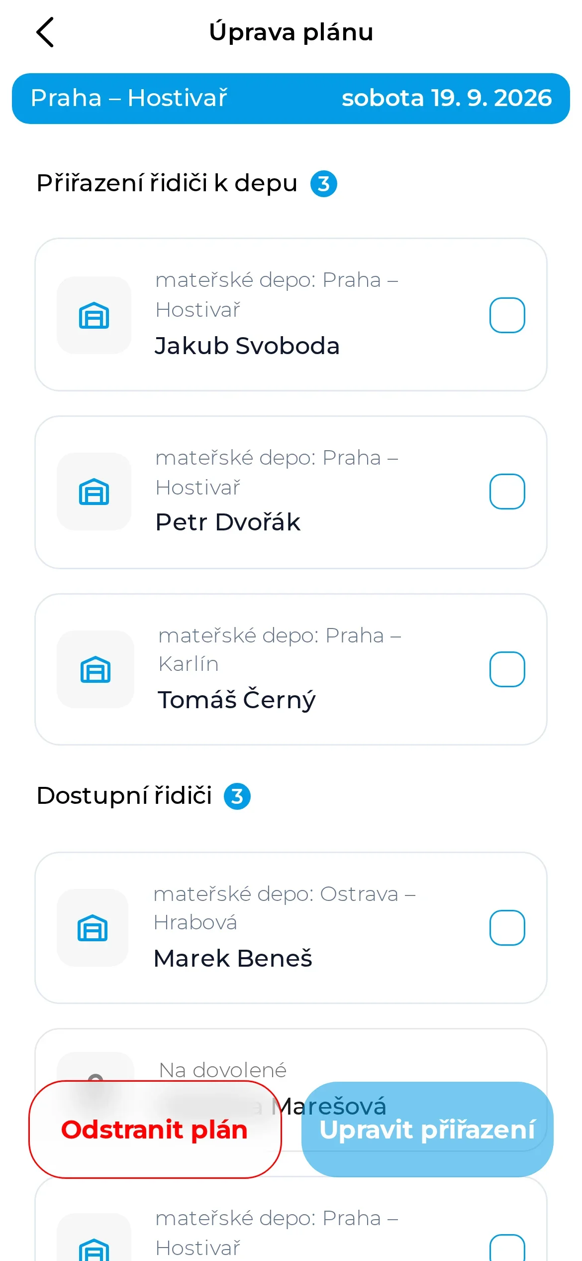 Úprava plánu směn pro depo a den: řidiči přiřazení k depu a seznam dostupných řidičů s mateřskými depy